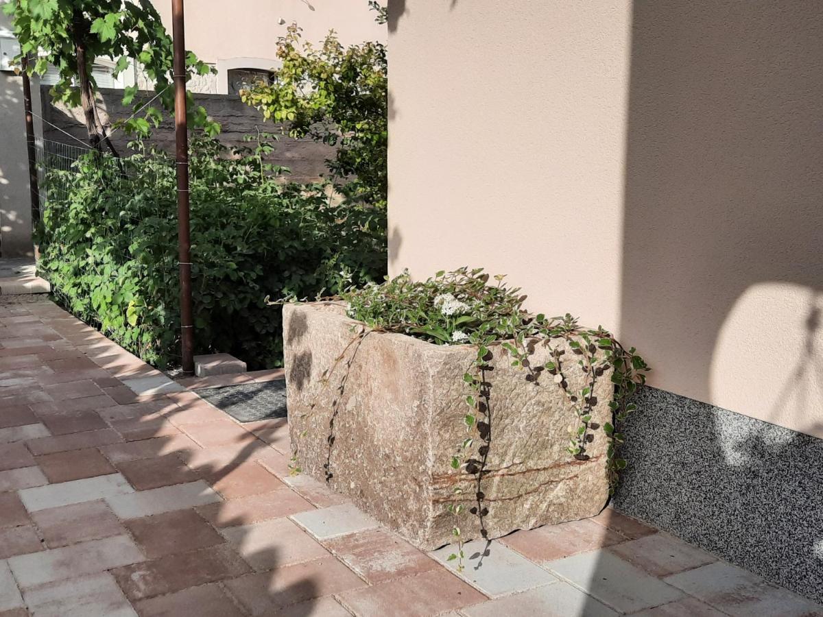 Apartman Laura M Vodice Exterior foto