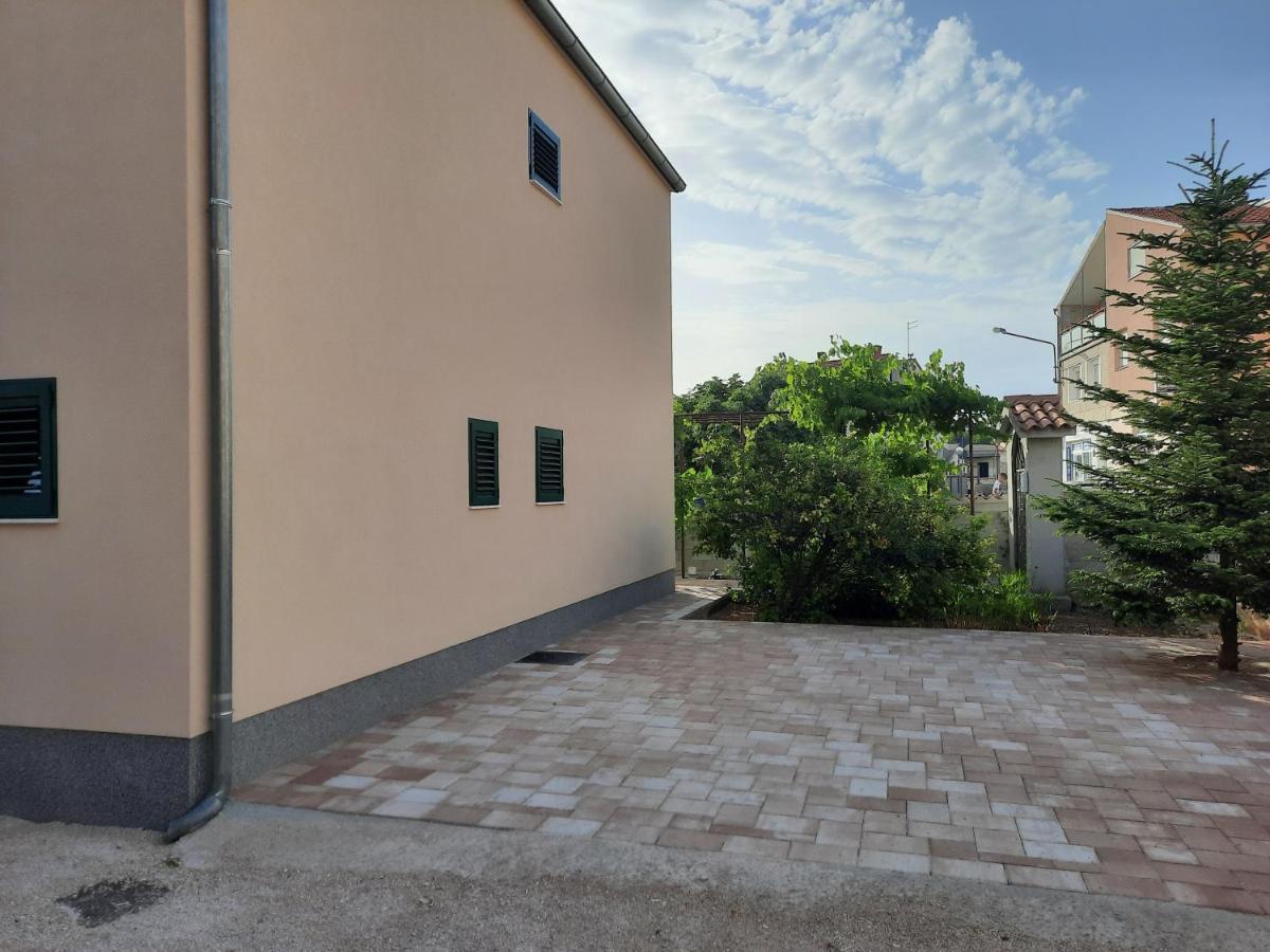 Apartman Laura M Vodice Exterior foto