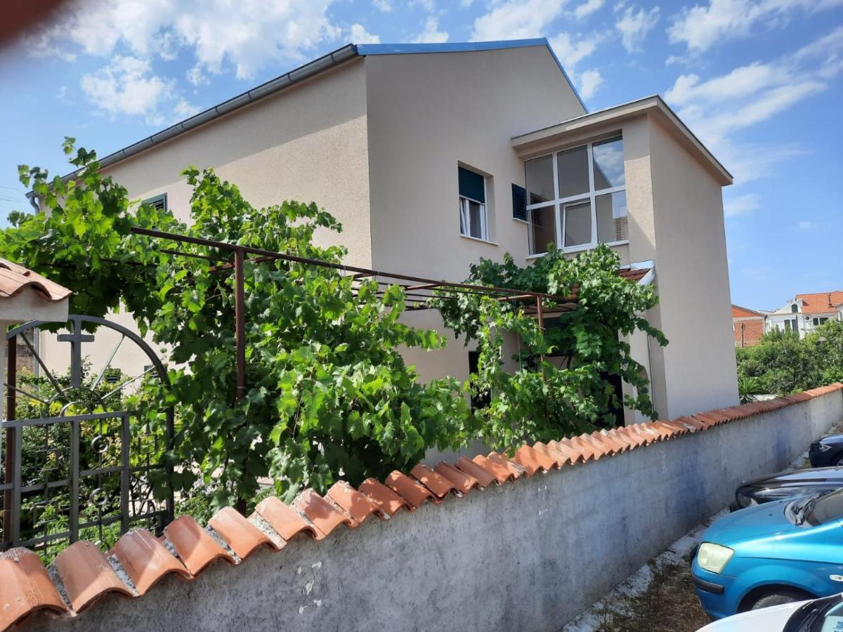 Apartman Laura M Vodice Exterior foto