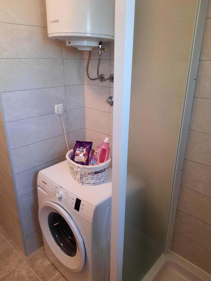 Apartman Laura M Vodice Exterior foto