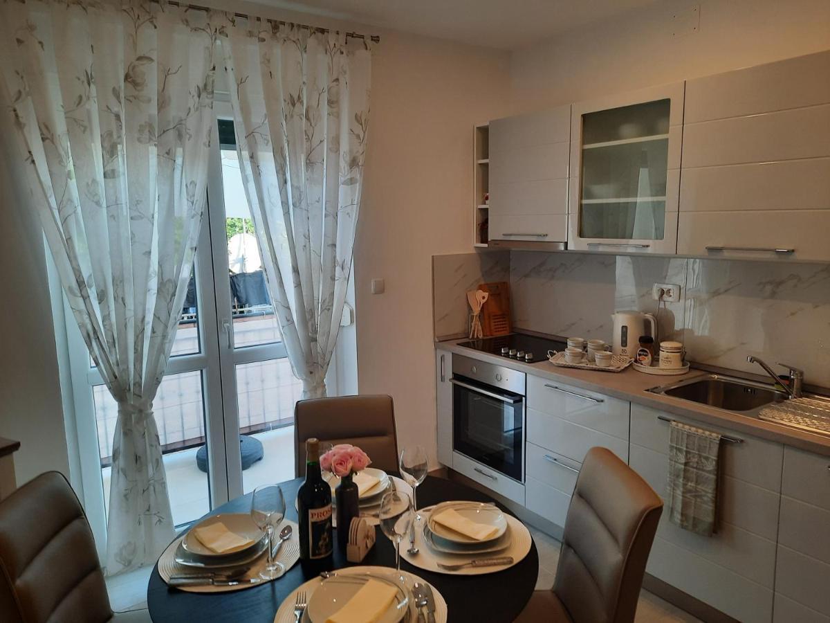 Apartman Laura M Vodice Exterior foto