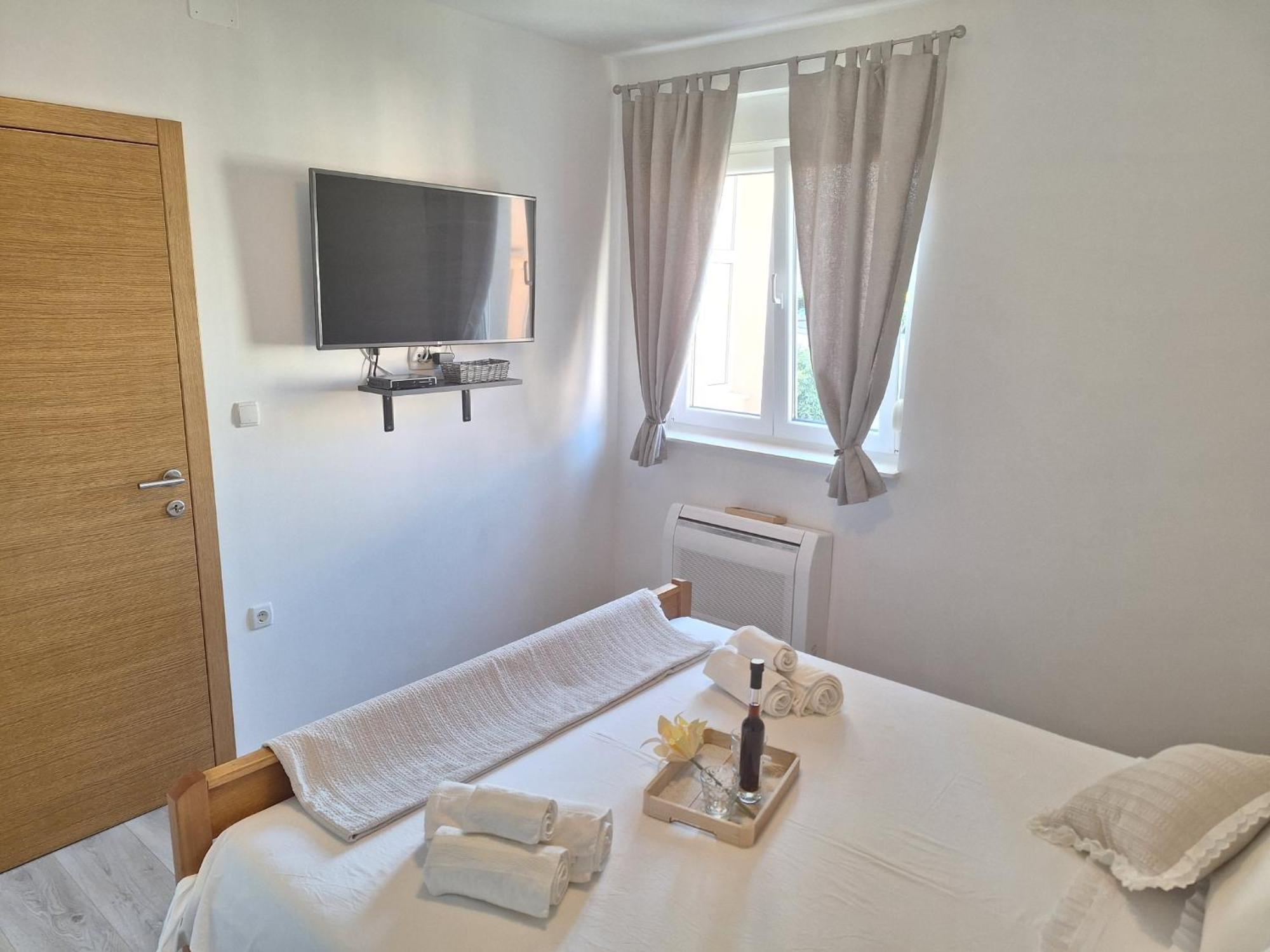Apartman Laura M Vodice Exterior foto